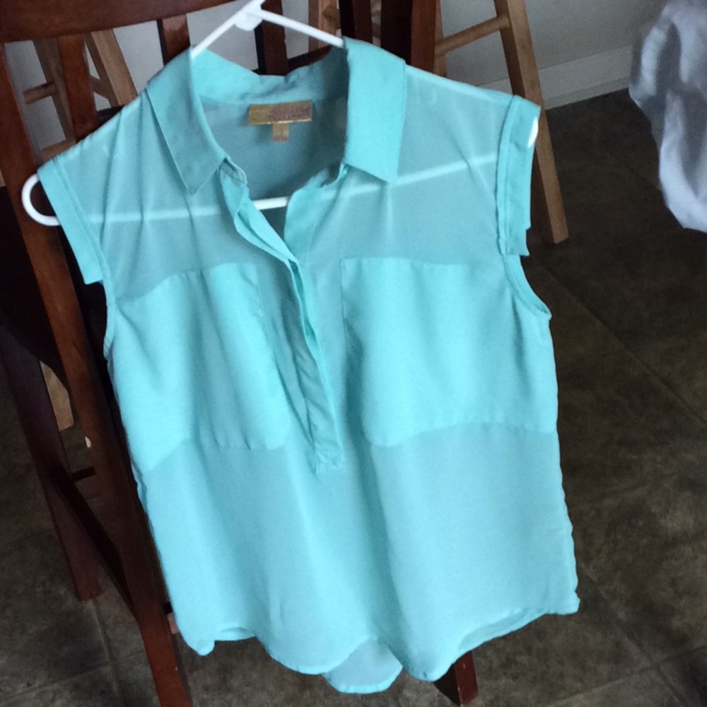 Sleeveless blouse